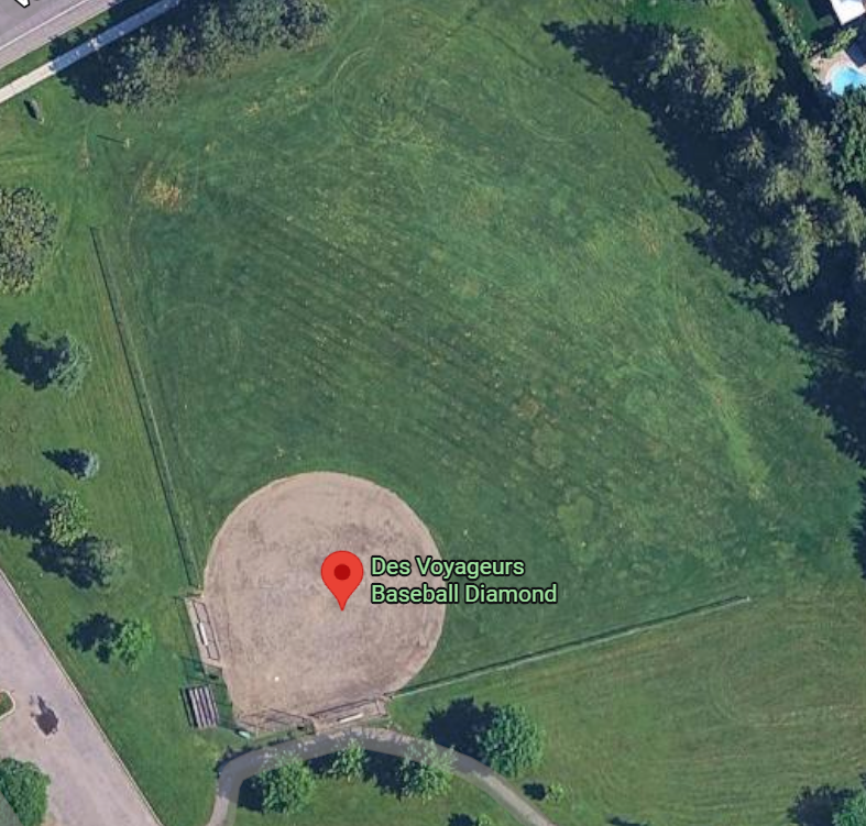 Des Voyageurs Baseball Diamond